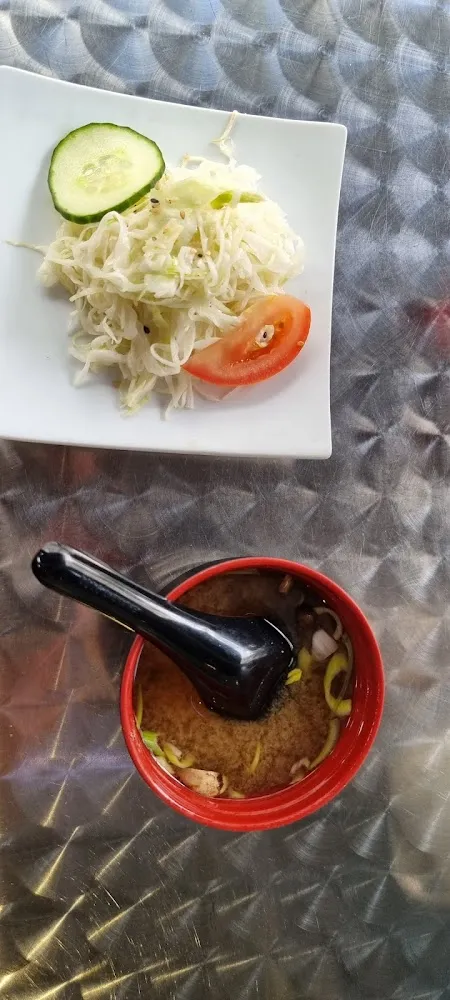 Soupe Miso Et Salade de Crudités